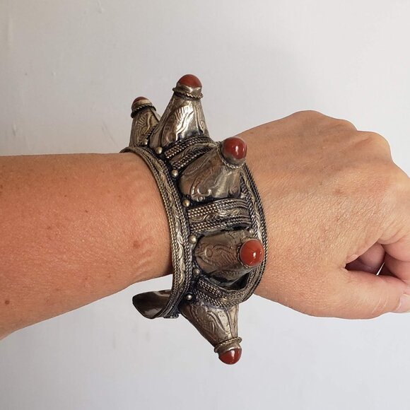 Tribal Ethnic CARNELIAN CUFF Bracelet Rustic Metal Natural Stone - Picture 13 of 14